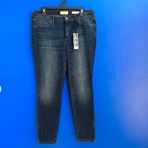 New with tags. Jessica Simpson Kiss Me Super Skinny Jeans. Size 32.